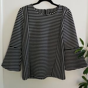 🌿EUC▪︎KARL LAGERFELD Paris▪︎B&W top▪︎Sm